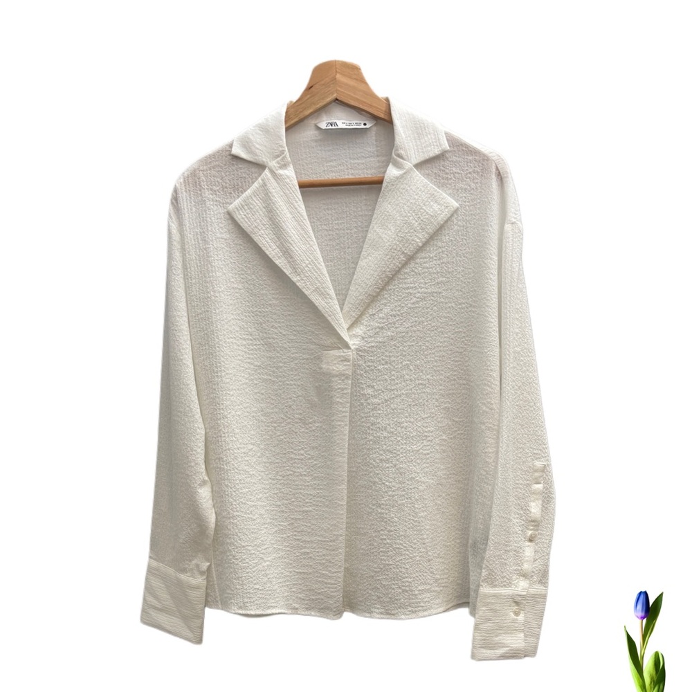 Zara  Textured White Blouse |
Minimalist Chic Top Size S